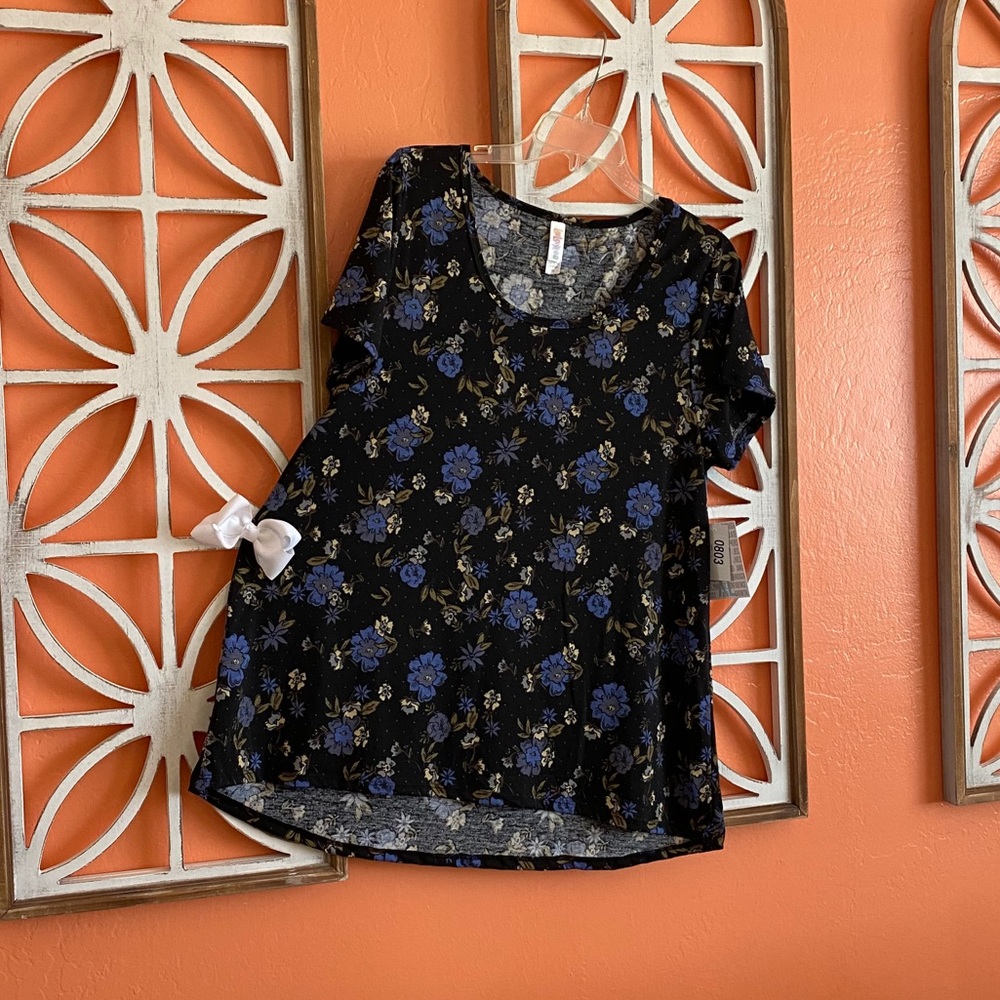 LuLaRoe Classic Tee